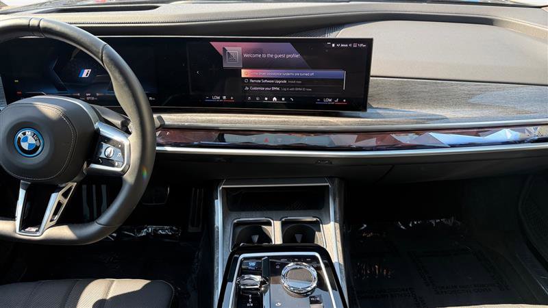 Used 2023 BMW i7 xDrive60 AWD/4WD image 15