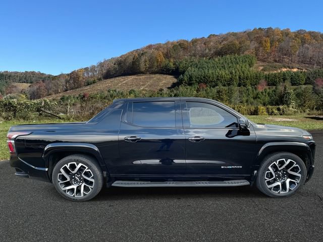 Certified 2024 Chevrolet Silverado EV RST image 7