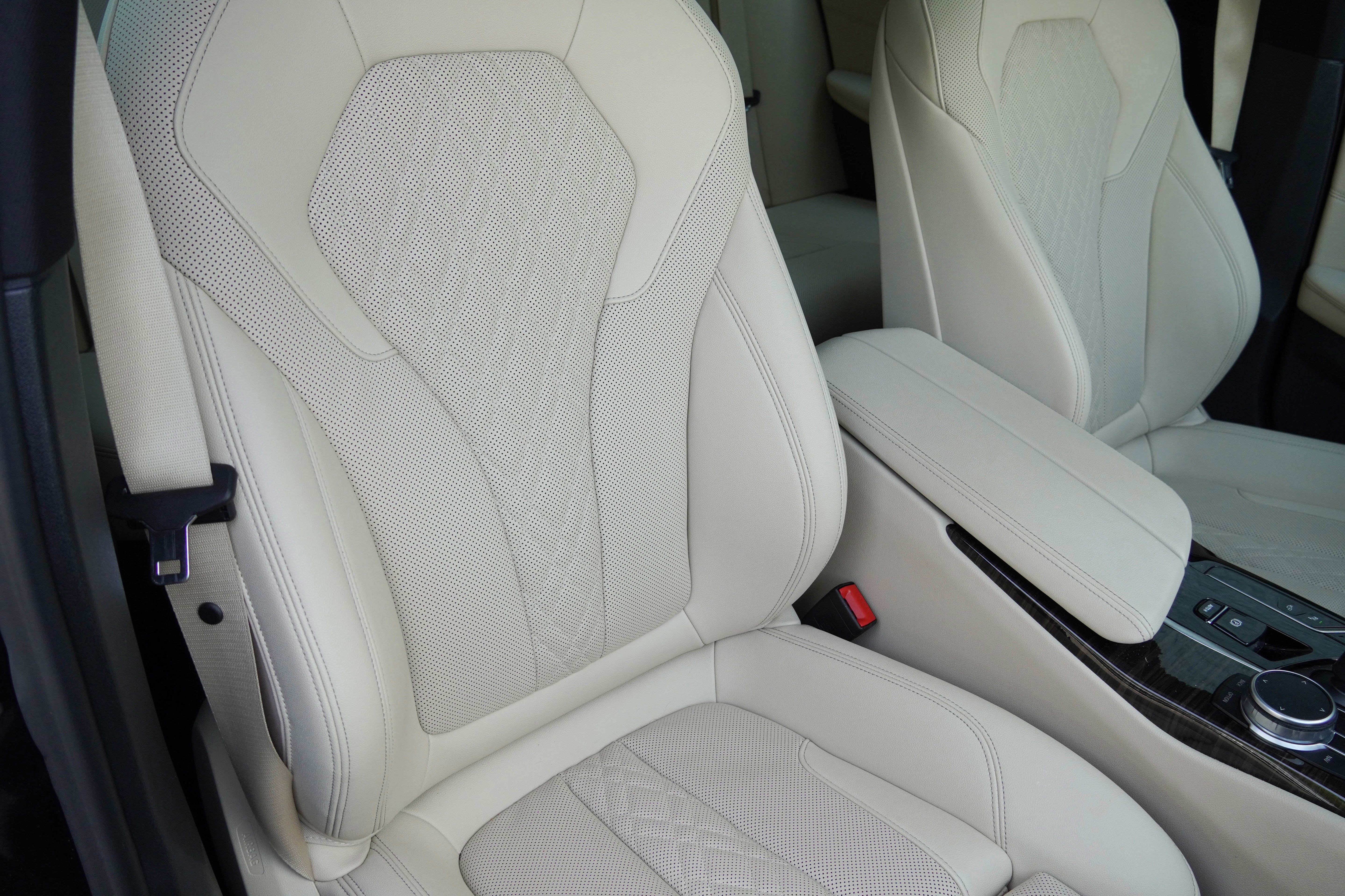 Used 2021 BMW 540i w/ Premium Package image 13