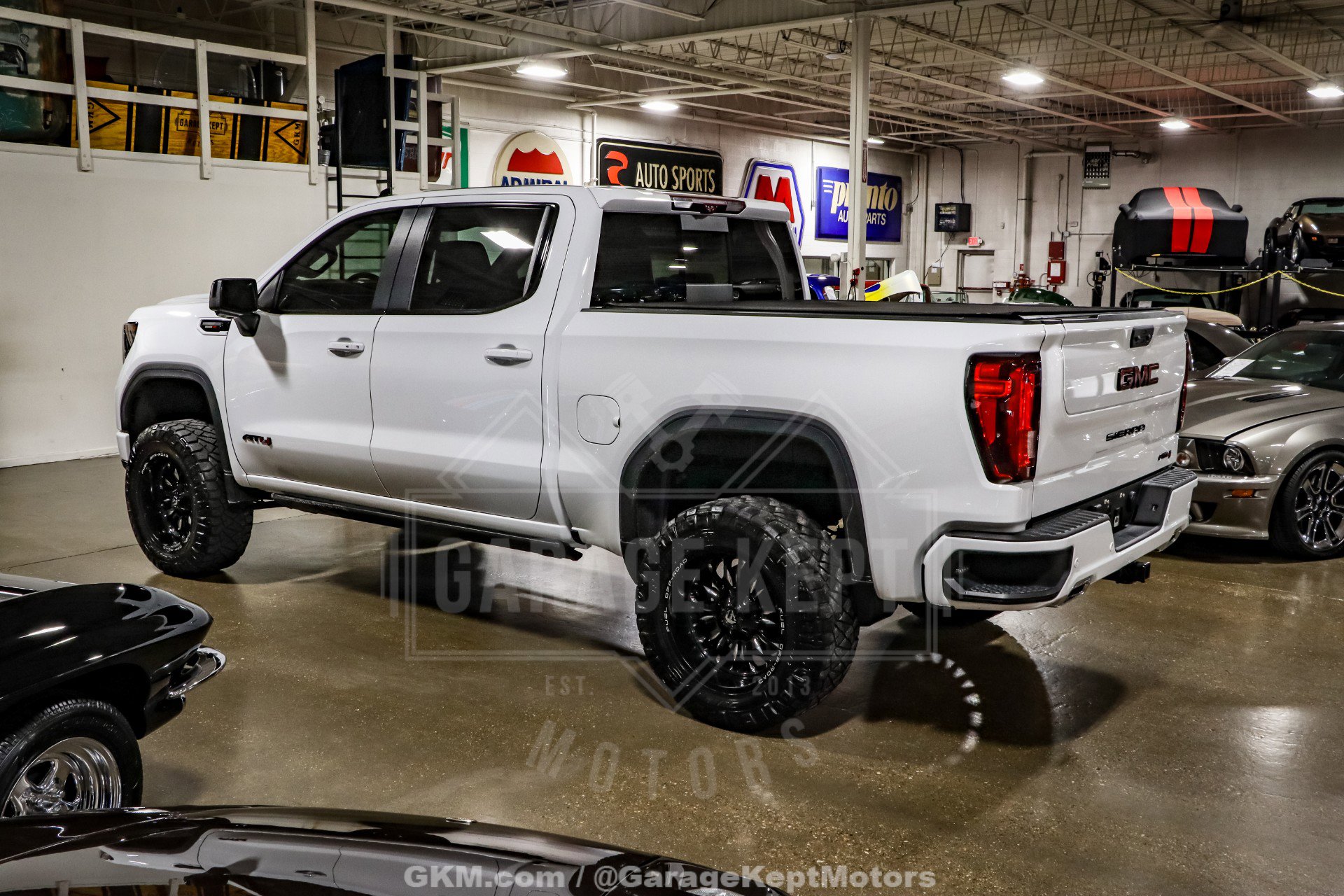 Used 2023 GMC Sierra 1500 AT4 w/ AT4 Premium Package AWD/4WD image 6