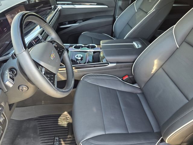 Used 2026 Cadillac Escalade 2WD image 11