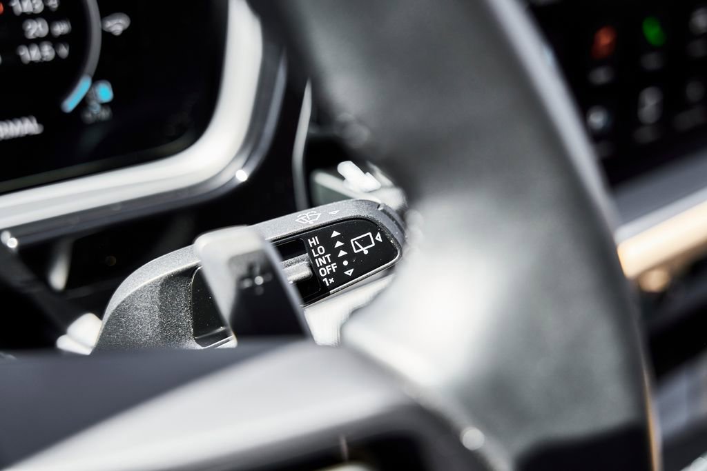 Used 2025 Porsche Cayenne image 58