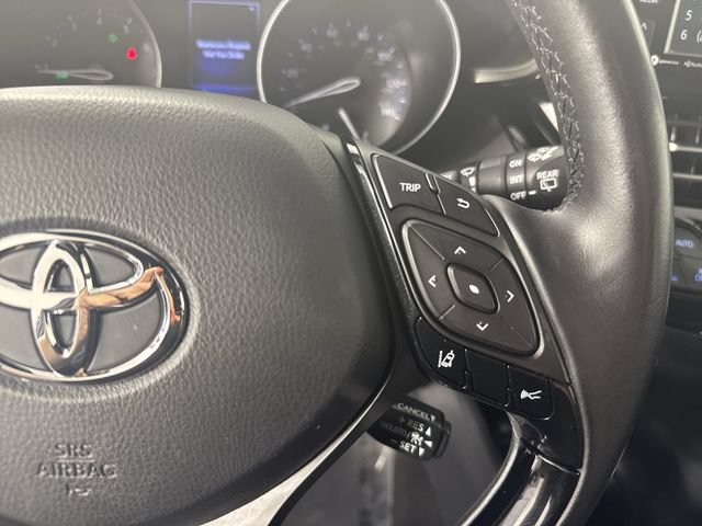 Used 2018 Toyota C-HR XLE FWD image 13