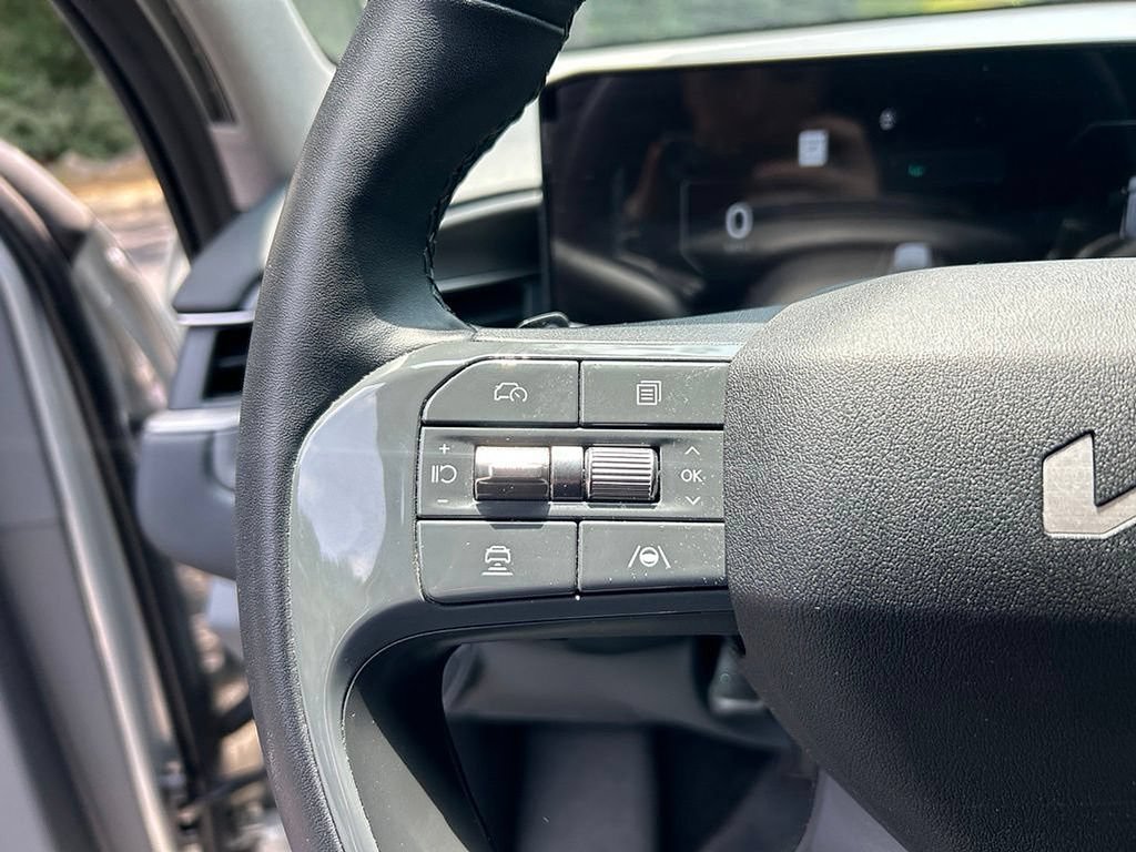 Used 2024 Kia EV9 Light RWD image 8