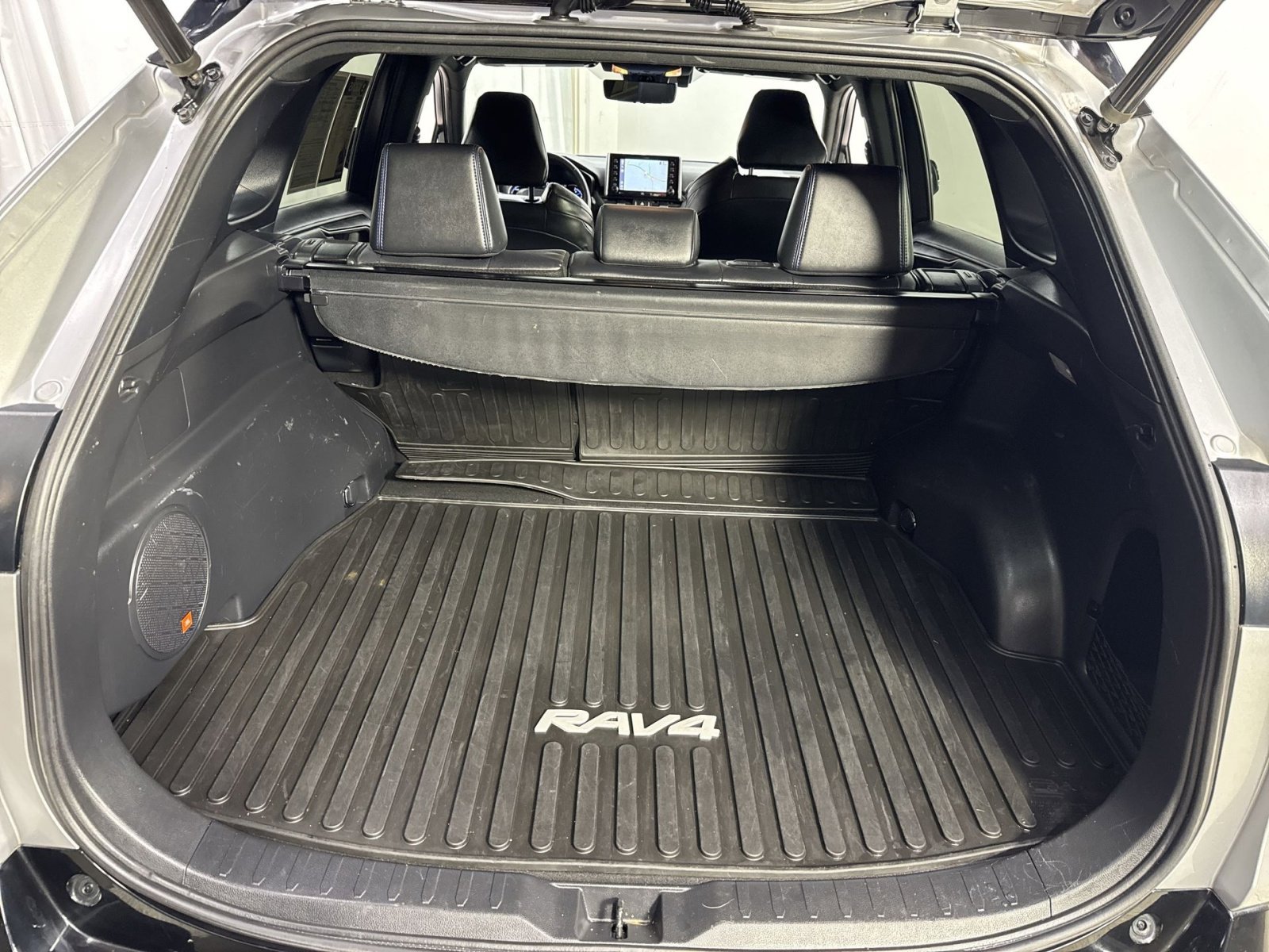 Used 2020 Toyota RAV4 XSE image 28