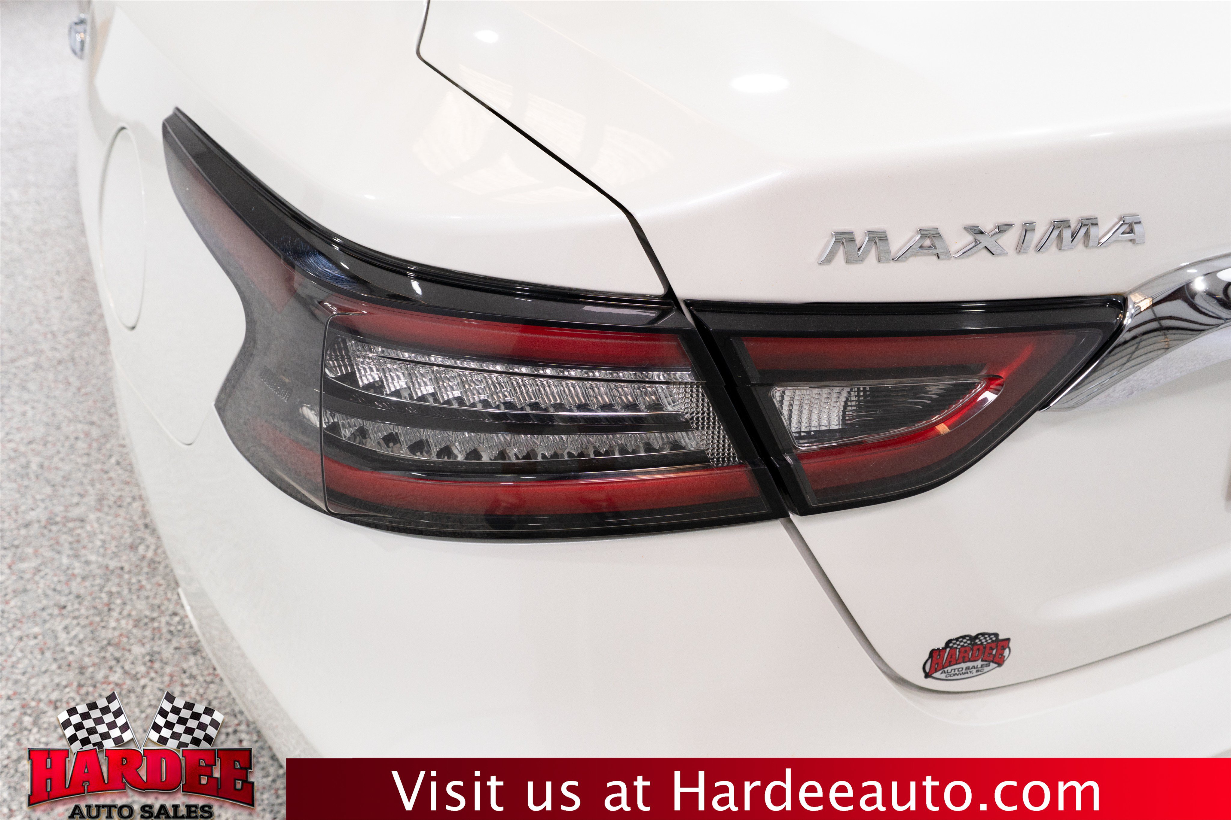 Used 2023 Nissan Maxima SL FWD image 9