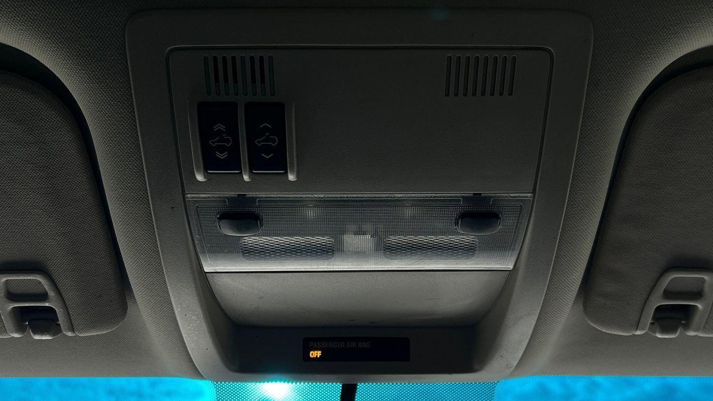 Used 2013 Chevrolet Suburban LT image 39