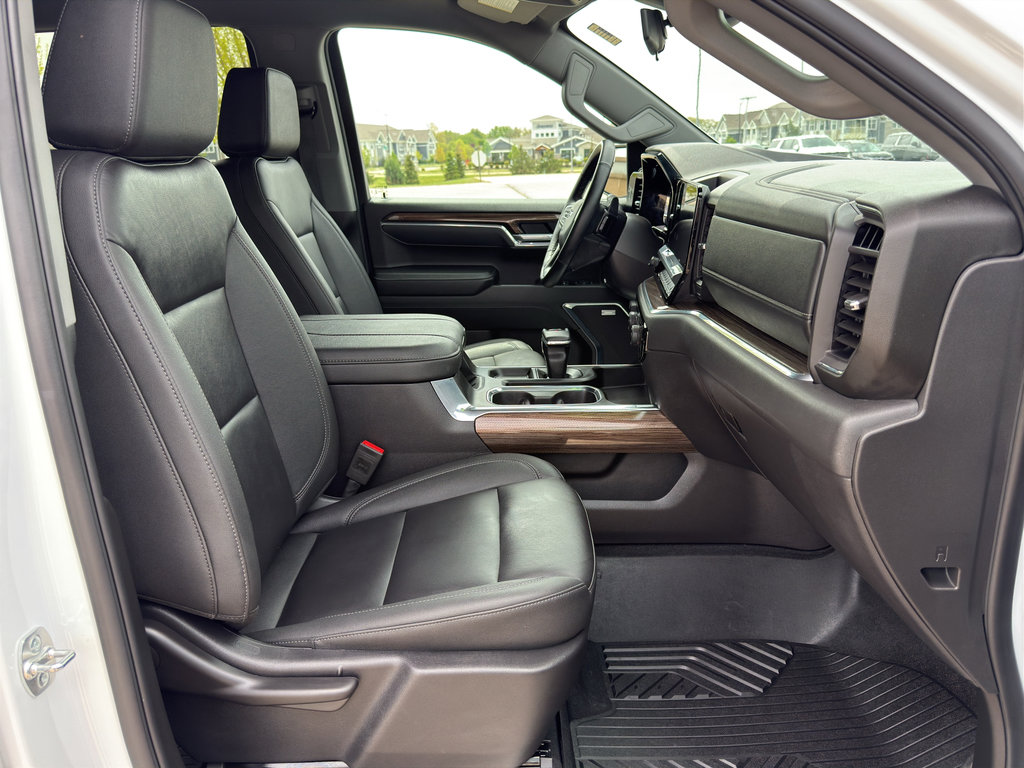 Used 2025 Chevrolet Silverado 1500 LT Trail Boss w/ Convenience Package II AWD/4WD image 50