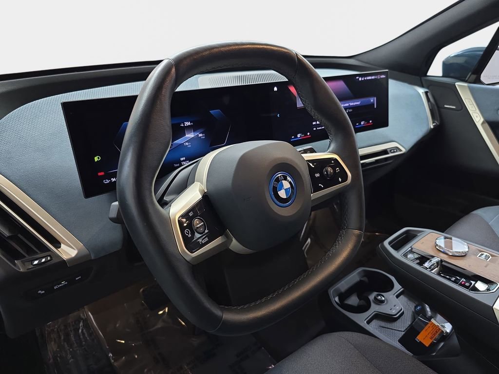 Used 2023 BMW iX xDrive50 w/ Premium Package image 19