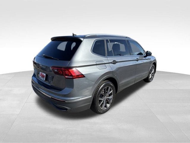 Used 2022 Volkswagen Tiguan SE FWD image 4