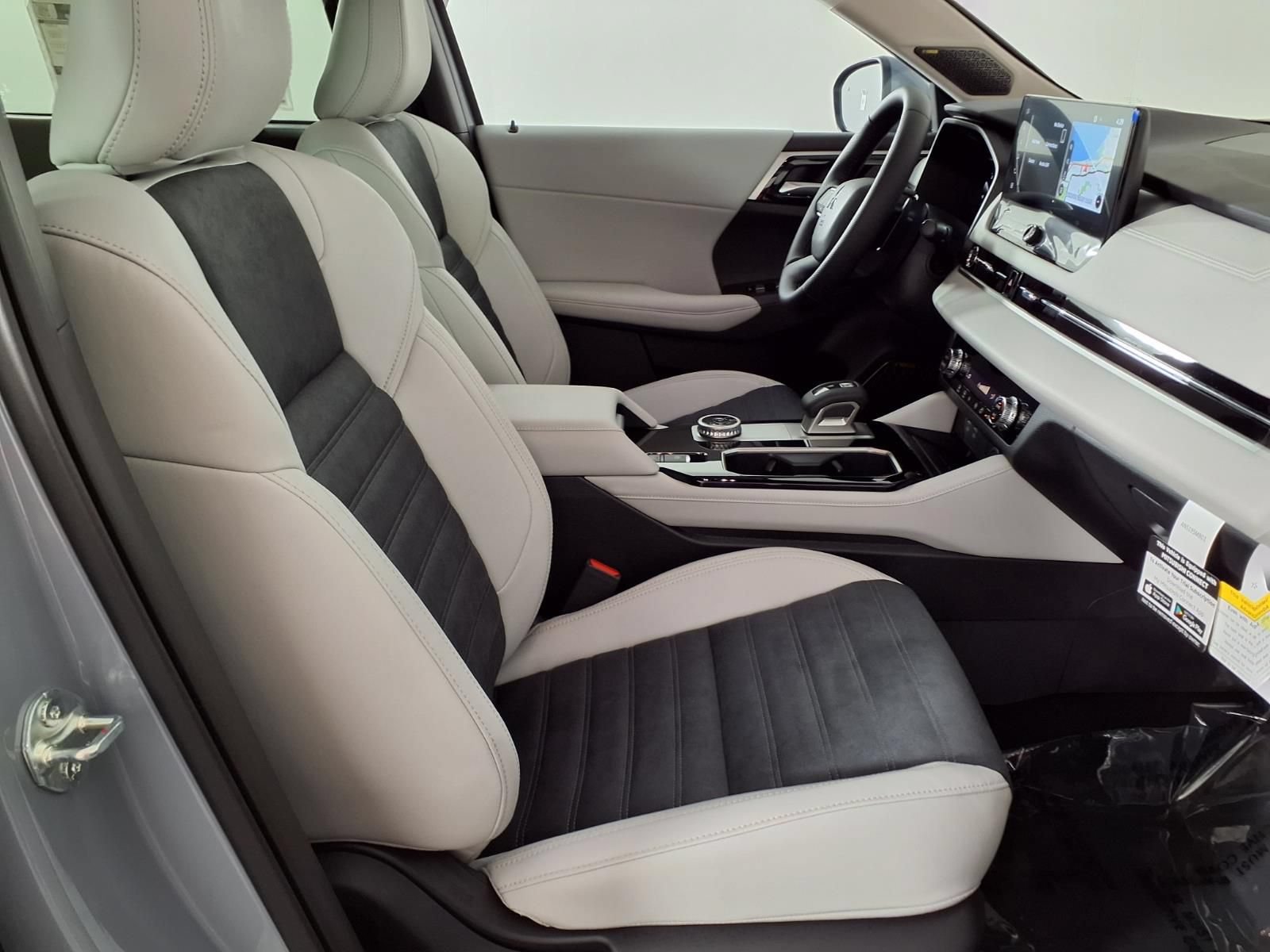 New 2026 Mitsubishi Outlander SE FWD image 9