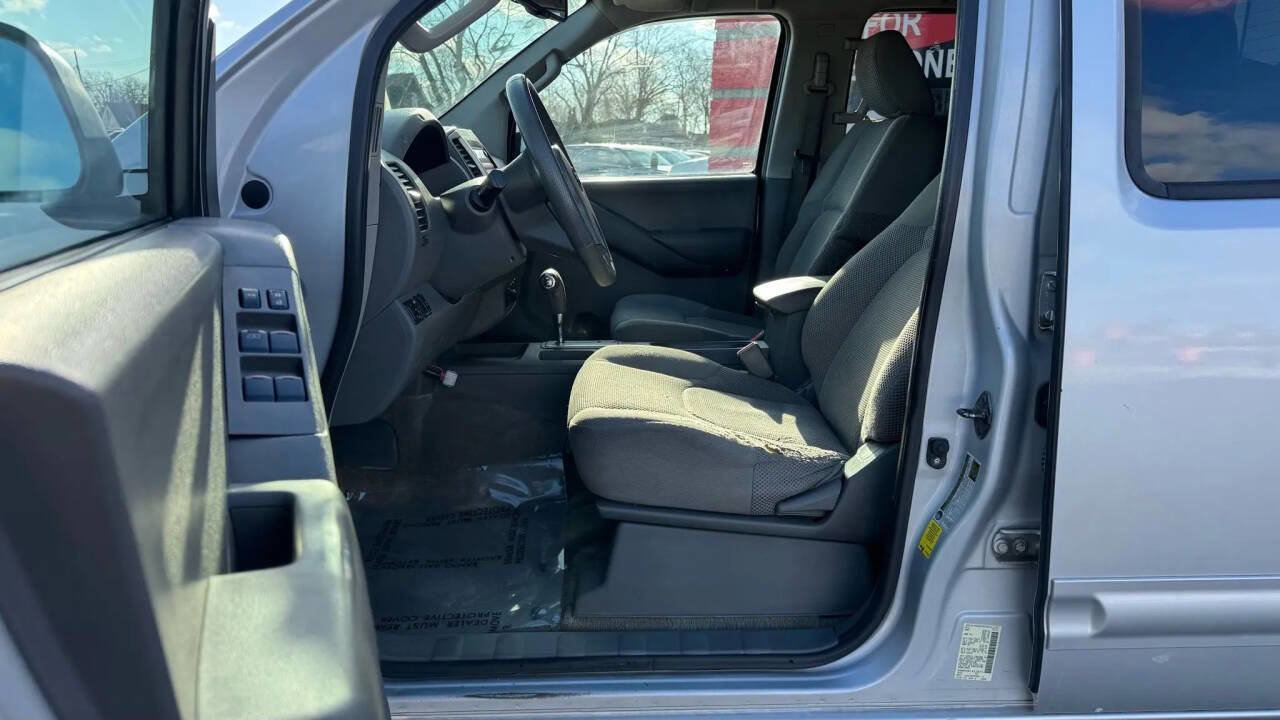 Used 2012 Nissan Frontier SV w/ SV Premium Utility Pkg image 12