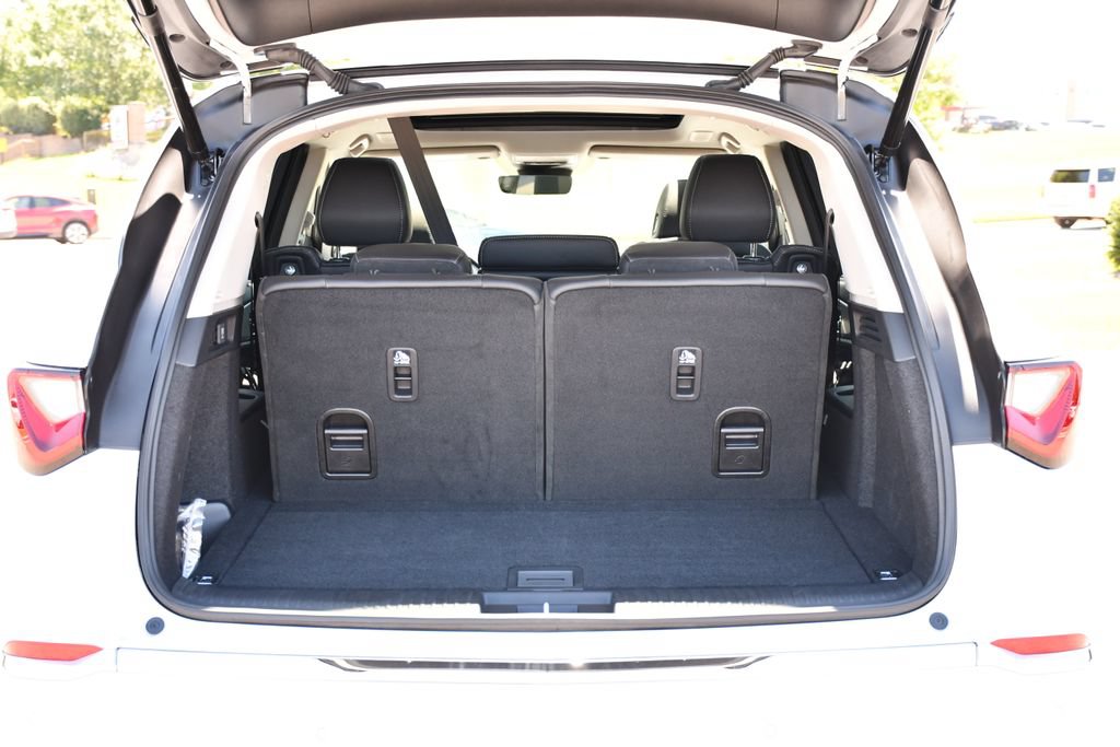 Certified 2026 Acura MDX w/ Technology Package FWD image 35