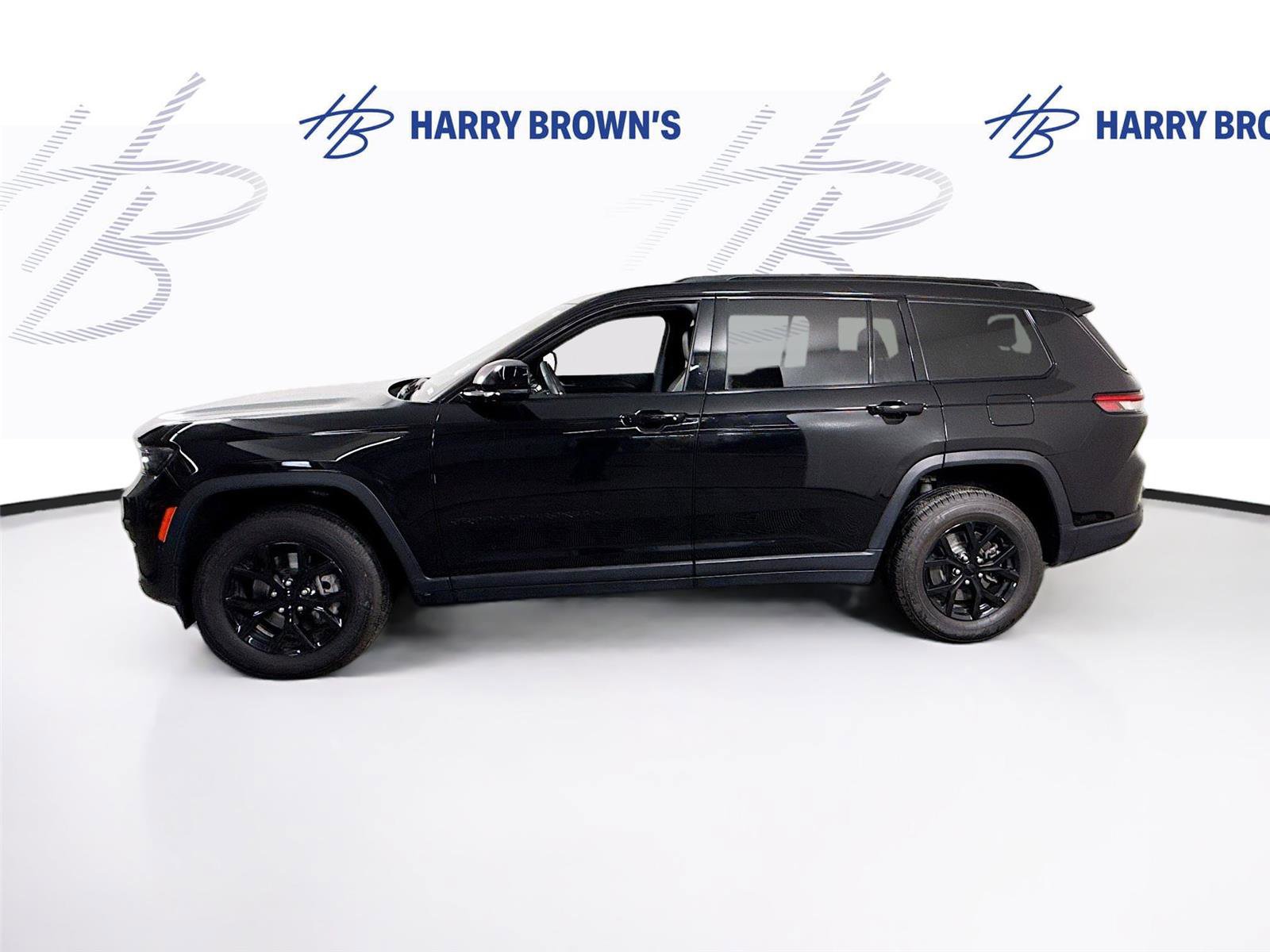 Used 2024 Jeep Grand Cherokee L Laredo image 29