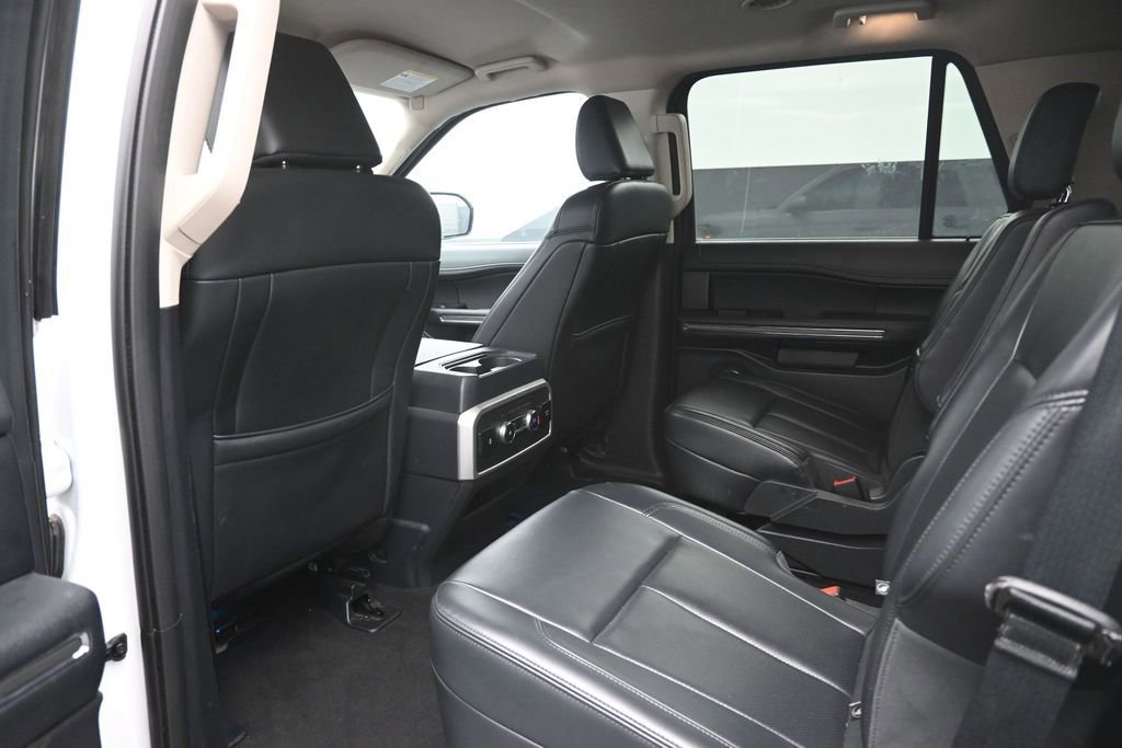Used 2024 Ford Expedition XLT RWD image 2