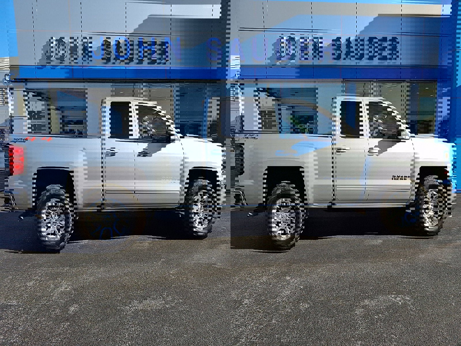 Used 2018 Chevrolet Silverado 1500 LT w/ All Star Edition image 7