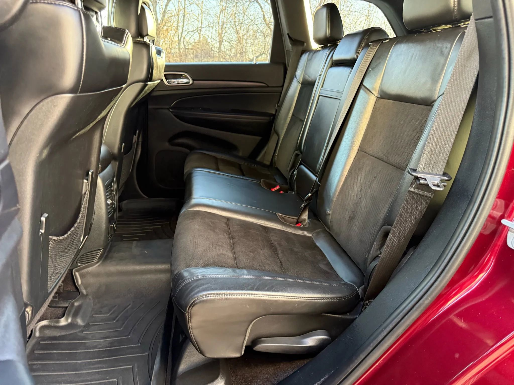 Used 2018 Jeep Grand Cherokee Altitude image 14