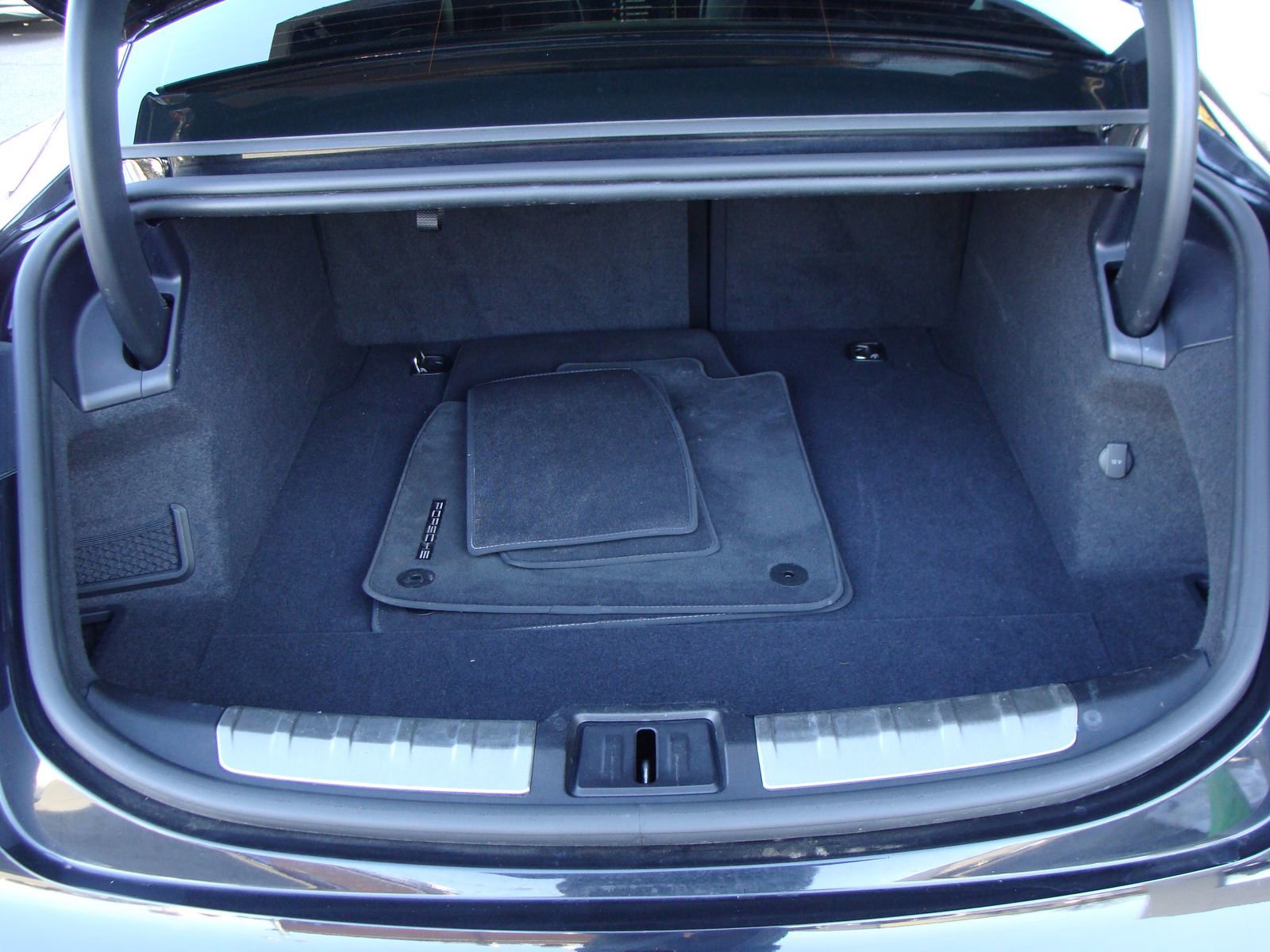 Used 2020 Porsche Taycan 4S image 39