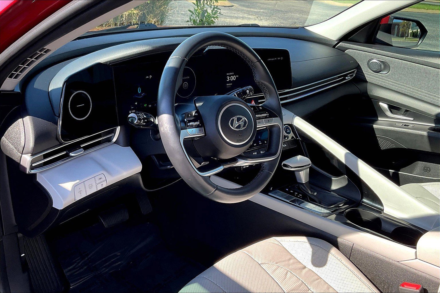 Used 2023 Hyundai Elantra Limited w/ Cargo Package image 16