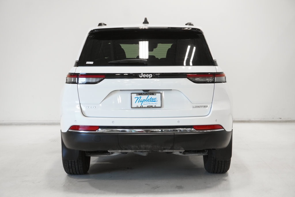 Used 2025 Jeep Grand Cherokee Limited w/ MOPAR Finishing Package AWD/4WD image 28