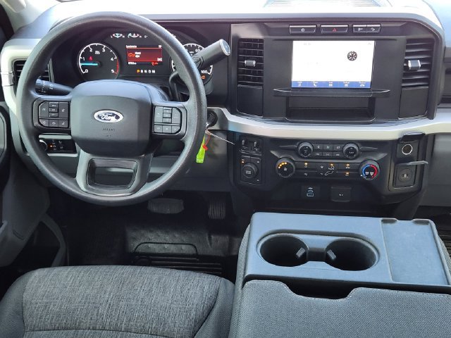 Used 2023 Ford F350 4x4 Crew Cab DRW Super Duty image 29