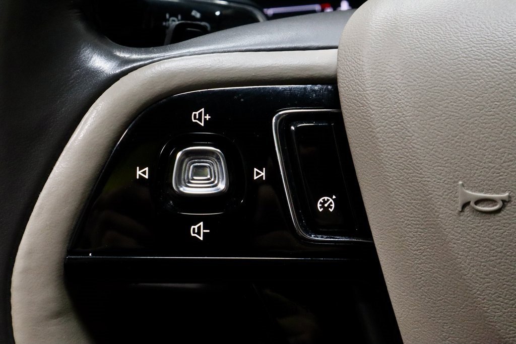 Used 2022 Lincoln Corsair FWD w/ Premium Package image 30