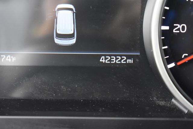 Used 2024 Kia Carnival LX FWD image 24