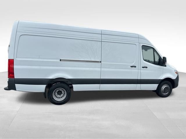 New 2025 Mercedes-Benz Sprinter 4500 image 6