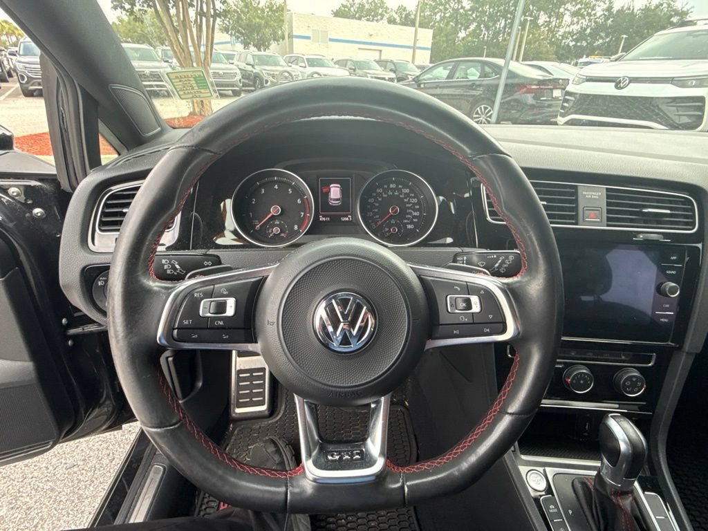 Used 2018 Volkswagen GTI SE FWD image 15