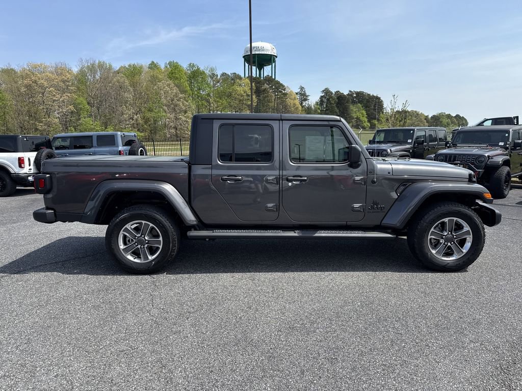 Used 2022 Jeep Gladiator Sport image 8