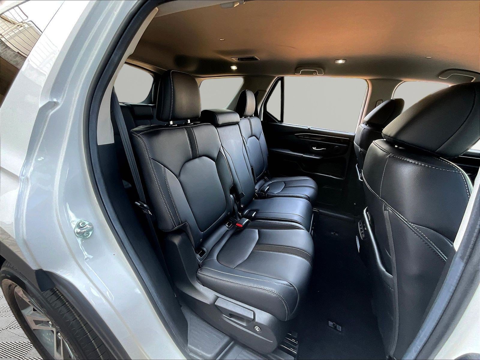 Used 2025 Honda Pilot EX-L image 24