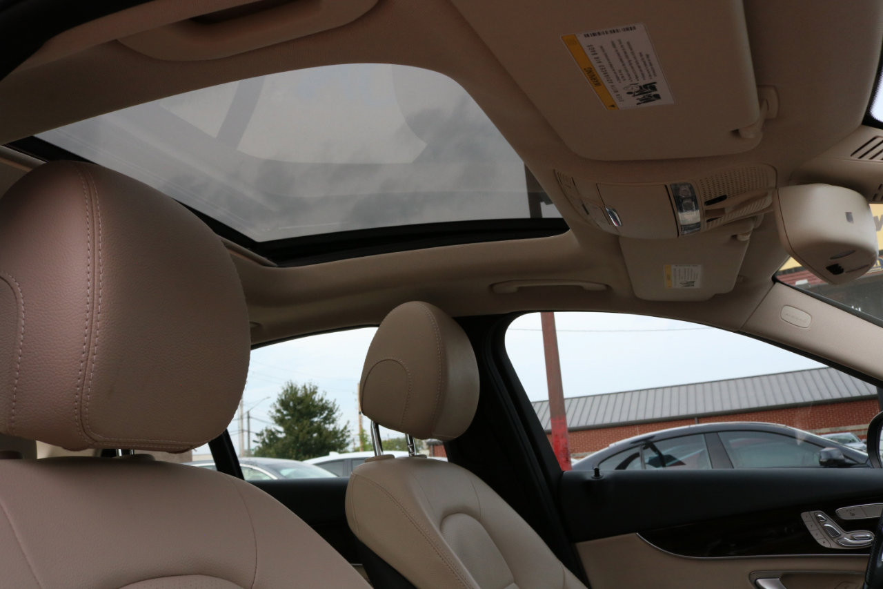 Used 2017 Mercedes-Benz C 300 4MATIC Sedan image 47