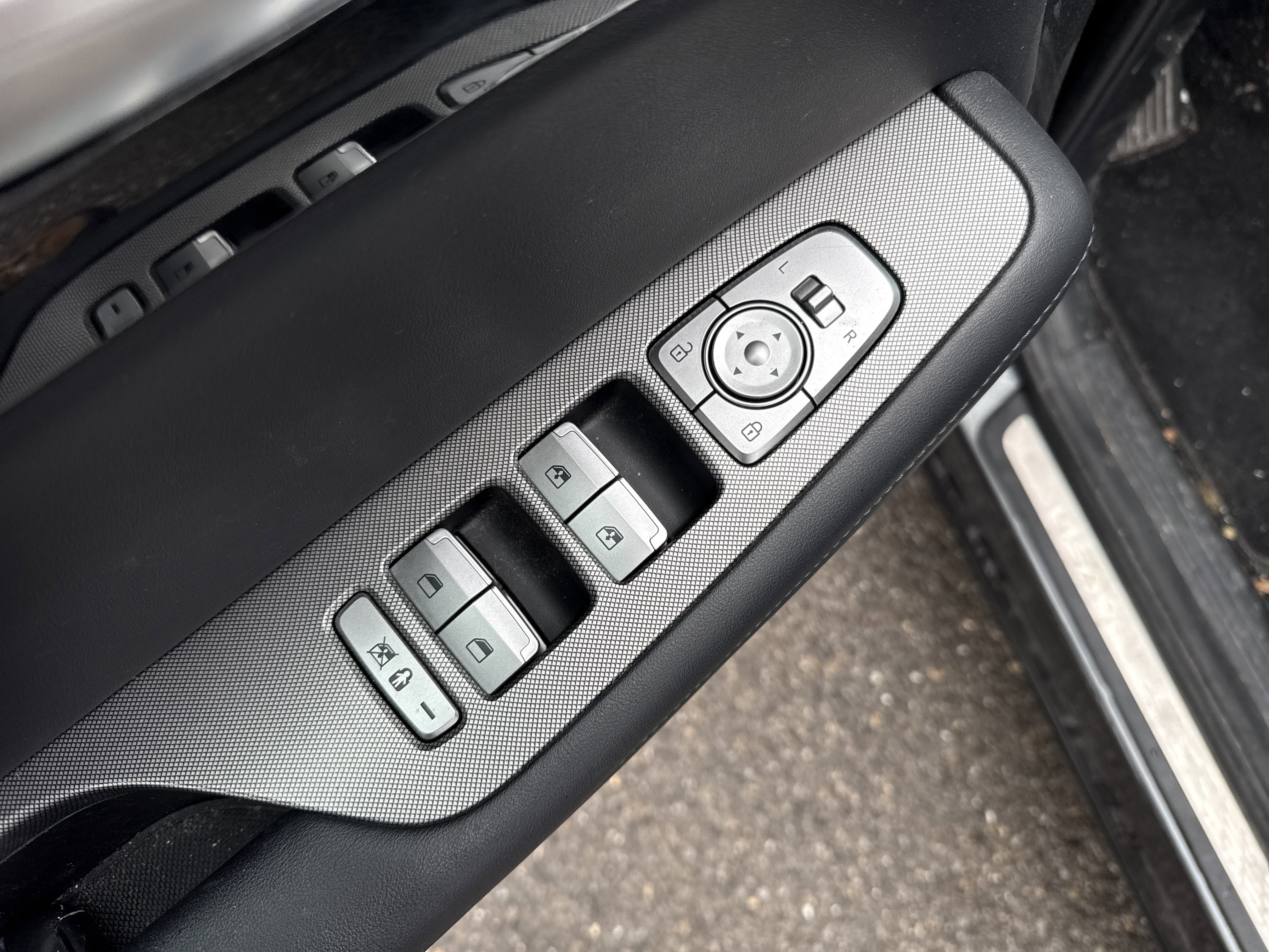 Used 2022 Hyundai Palisade Limited AWD/4WD image 15