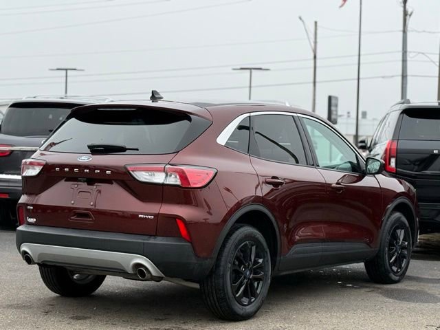 Used 2021 Ford Escape SE image 34