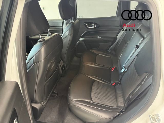 Used 2023 Jeep Compass Altitude image 17