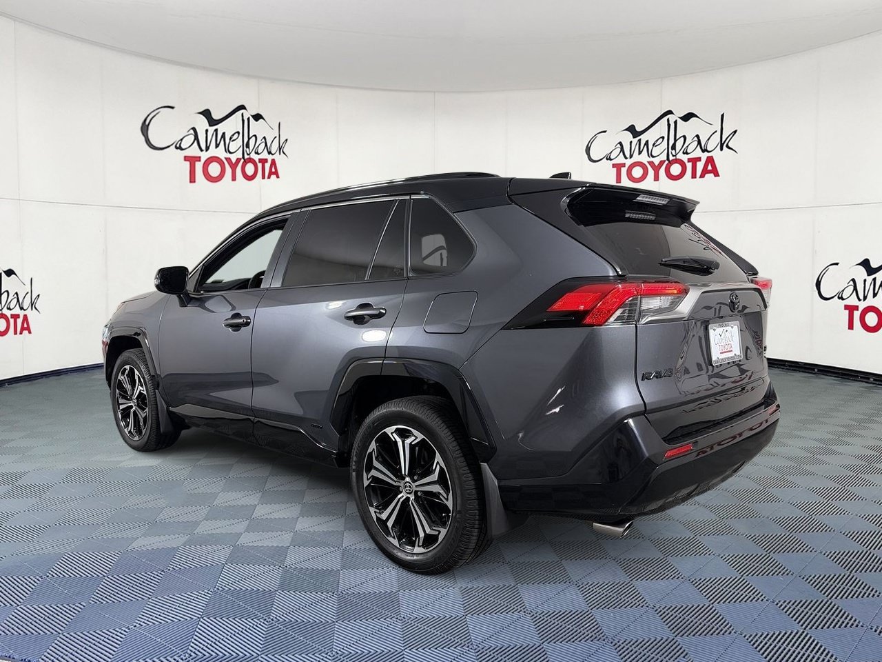 Used 2025 Toyota RAV4 XSE AWD/4WD image 6
