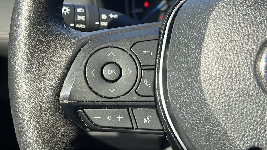 Used 2021 Toyota RAV4 Limited AWD/4WD image 21