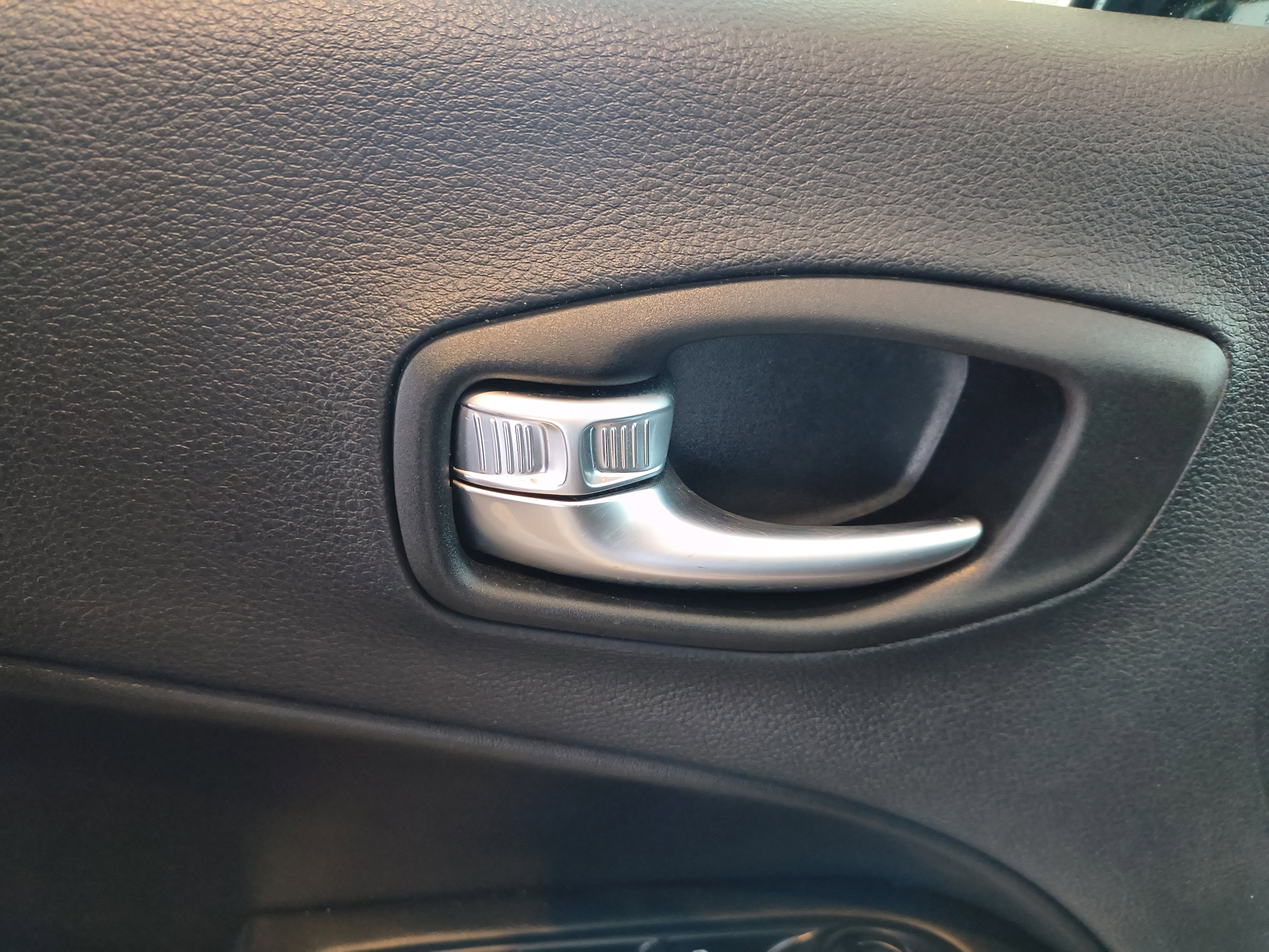 Used 2019 Jeep Compass Limited image 10