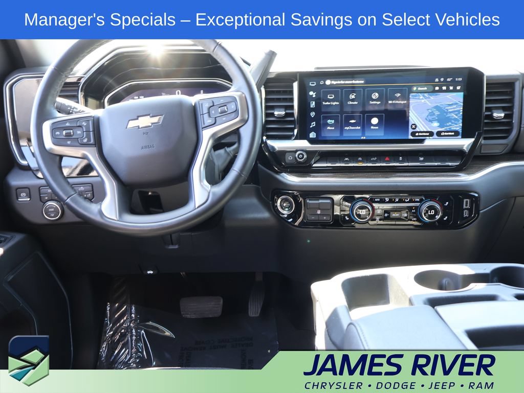 Used 2025 Chevrolet Silverado 1500 LT AWD/4WD image 18