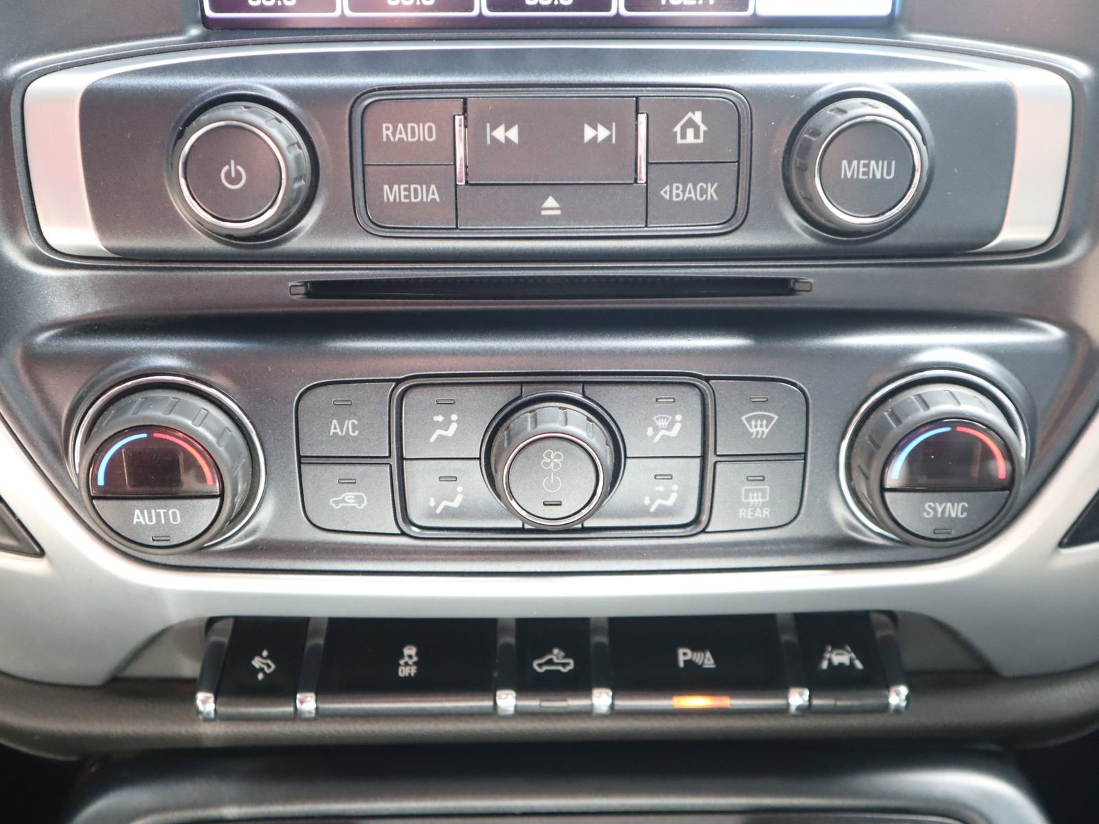 Used 2018 GMC Sierra 1500 SLT AWD/4WD image 43