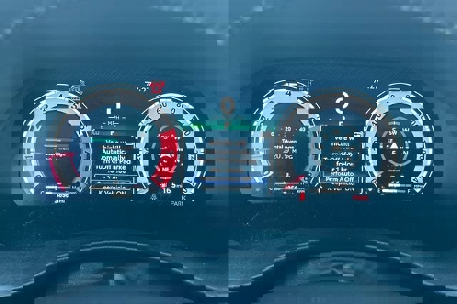 Certified 2025 Toyota Highlander XSE image 32