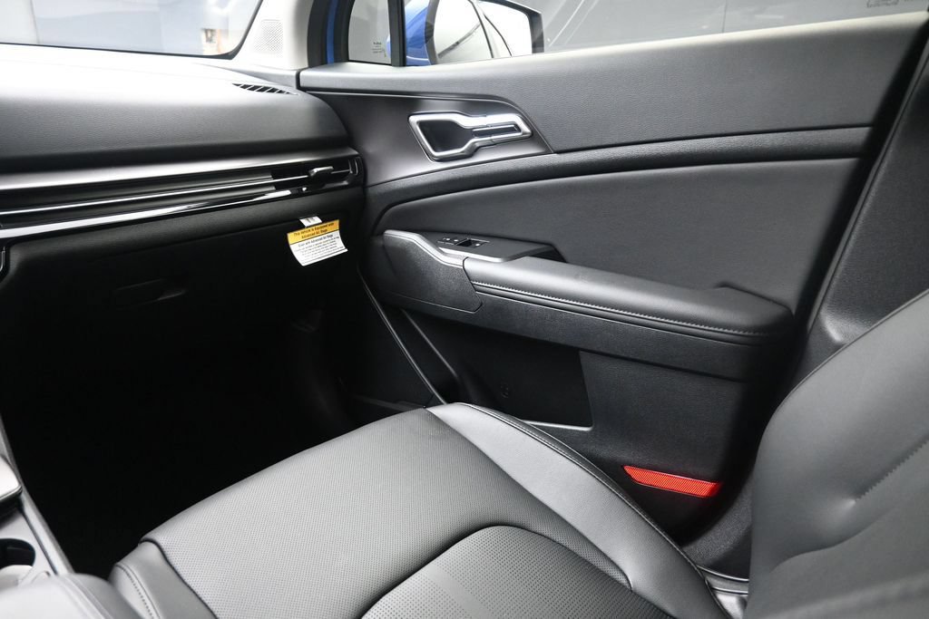 Used 2026 Kia Sportage EX FWD image 27