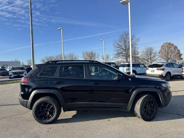 Used 2022 Jeep Cherokee Trailhawk w/ Comfort/Convenience Group image 10