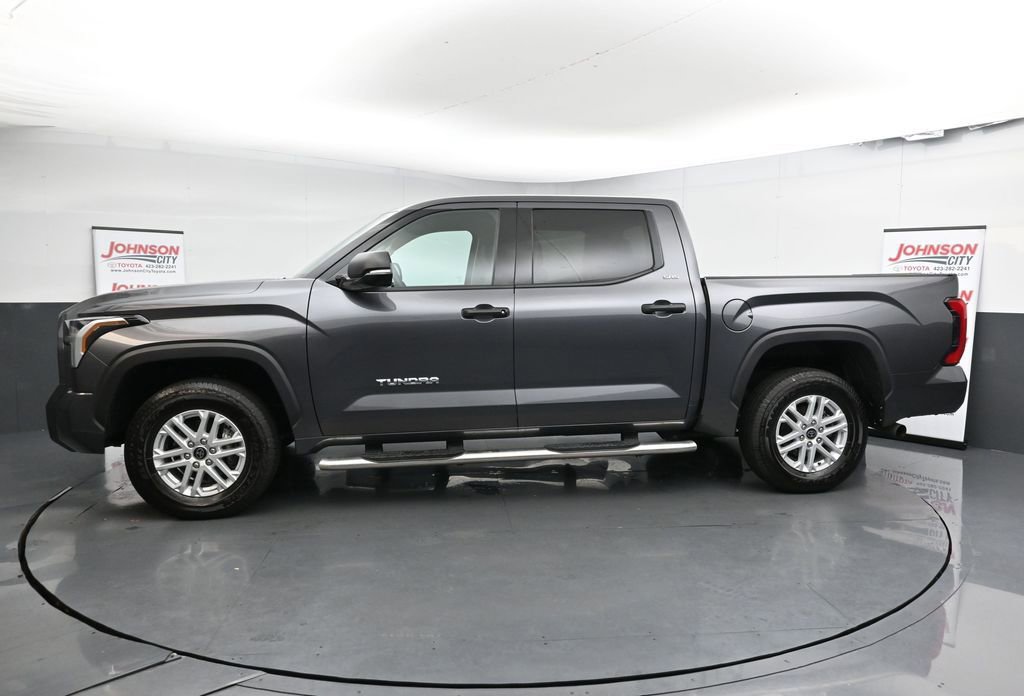 Used 2023 Toyota Tundra SR5 w/ SR5 Convenience Package AWD/4WD image 5