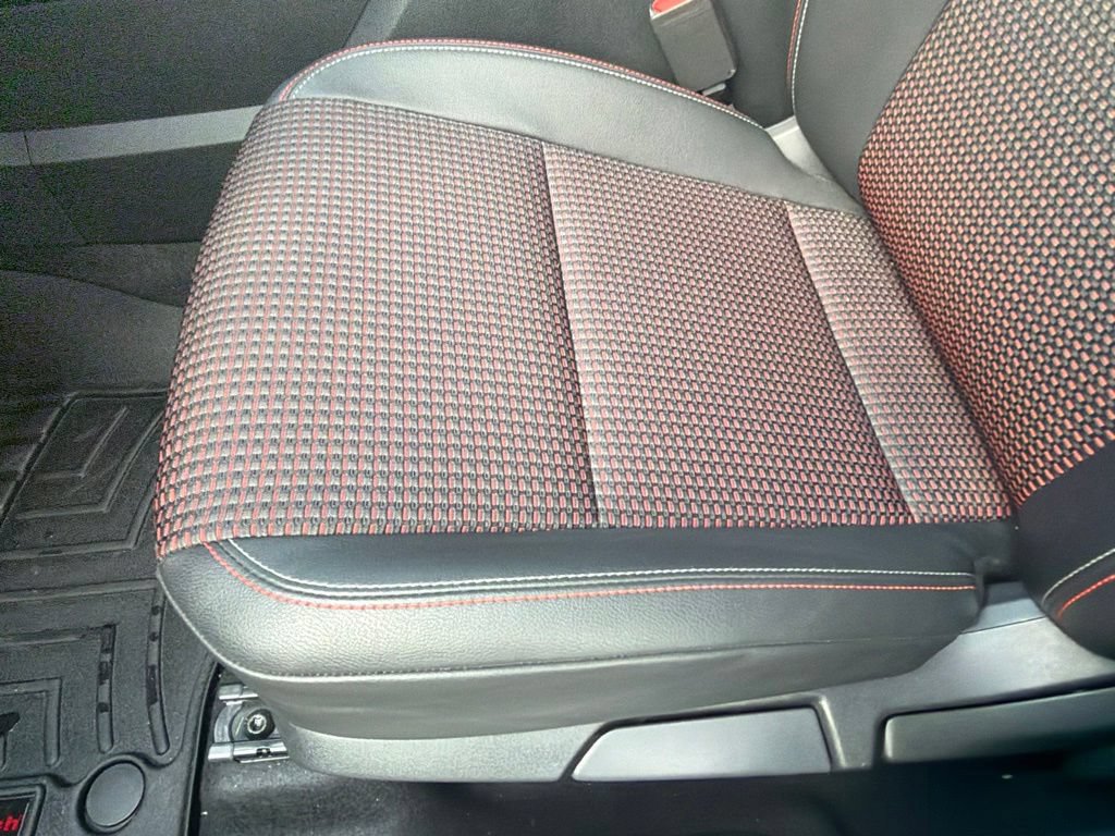 Used 2025 Nissan Kicks SR w/ SR Premium Package AWD/4WD image 21