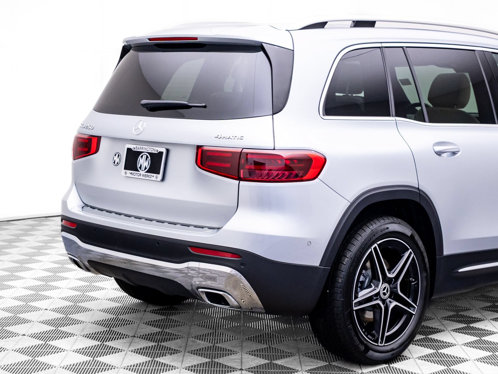New 2026 Mercedes-Benz GLB 250 4MATIC image 34