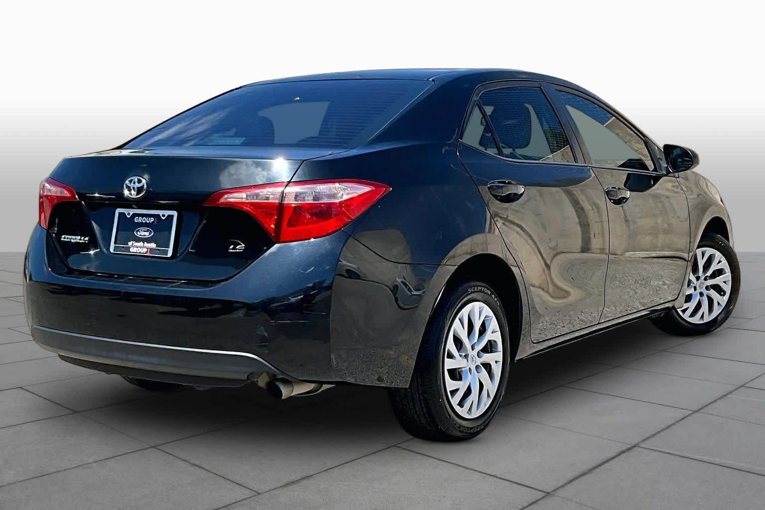 Used 2018 Toyota Corolla LE FWD image 7