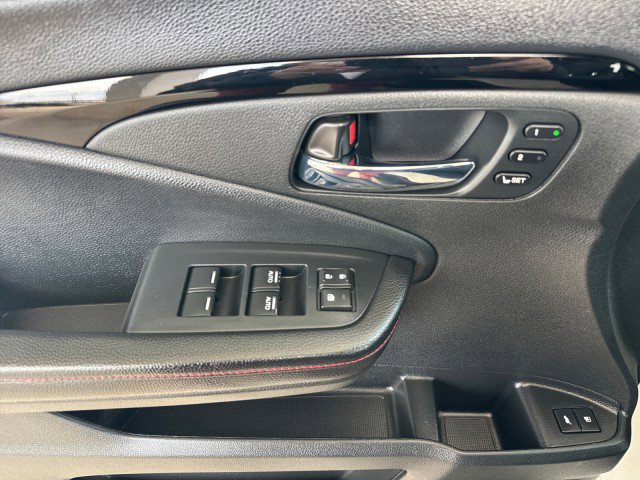 Used 2022 Honda Pilot Black Edition image 11