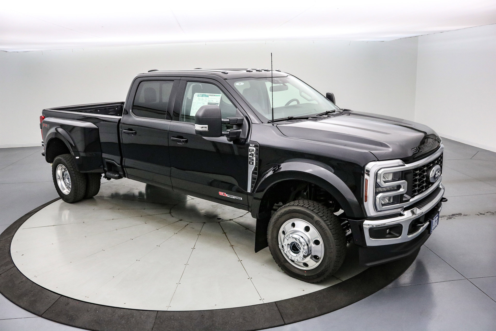 New 2026 Ford F450 XLT w/ XLT Premium Package image 2