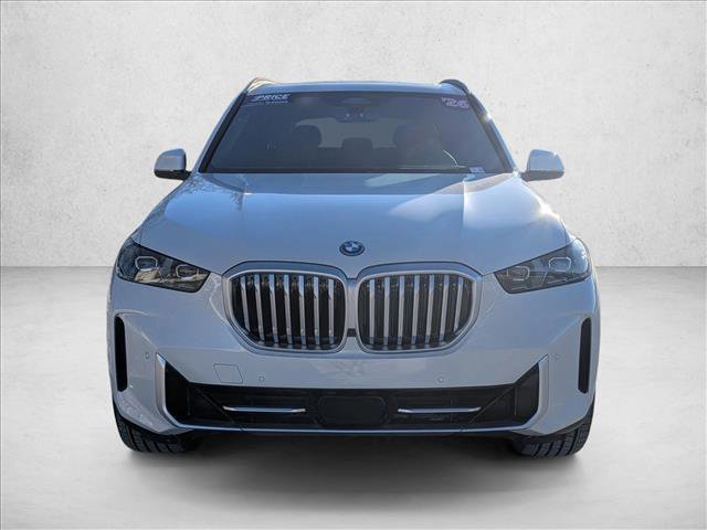 Used 2026 BMW X5 xDrive50e image 2